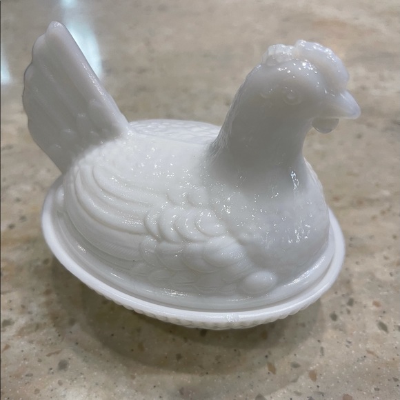 🎶 vintage milk glass little hen🎶 - Picture 4 of 17